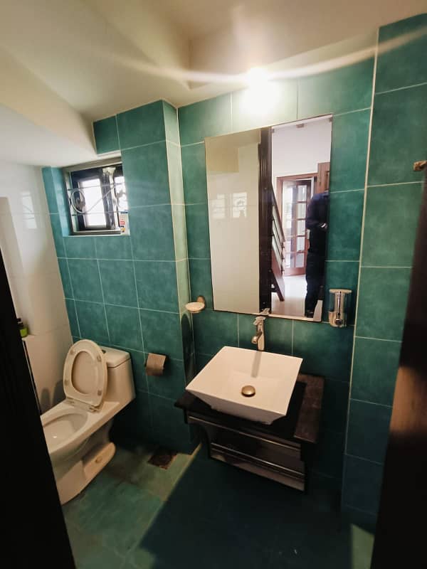 10 Marla Beautiful independent House Available For Rent in DHA Phase 4, AA Block Lahore Cantt 4