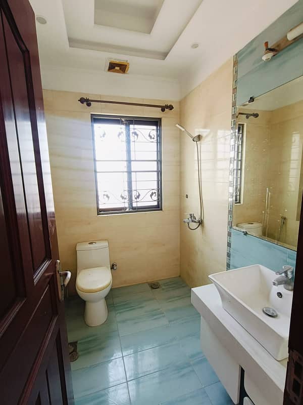 10 Marla Beautiful independent House Available For Rent in DHA Phase 4, AA Block Lahore Cantt 11