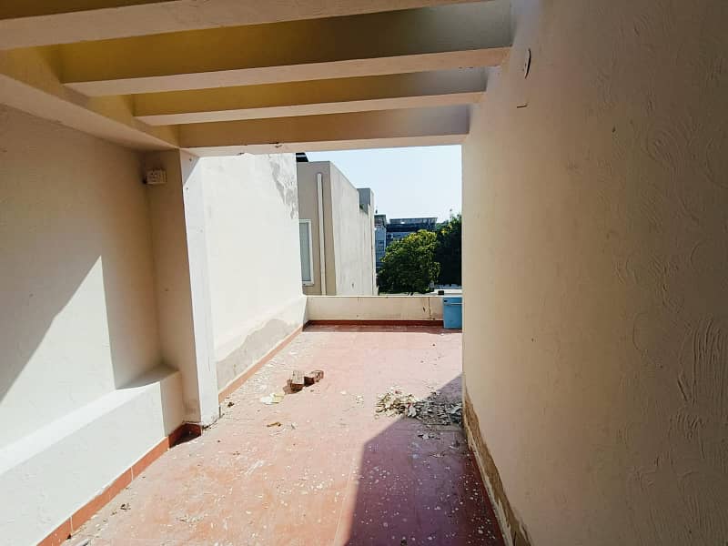10 Marla Beautiful independent House Available For Rent in DHA Phase 4, AA Block Lahore Cantt 14