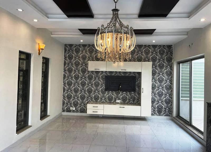 01 Kanal Beautiful Upper Portion independent Available For Rent in DHA Phase 5, G Block Lahore Cantt 6
