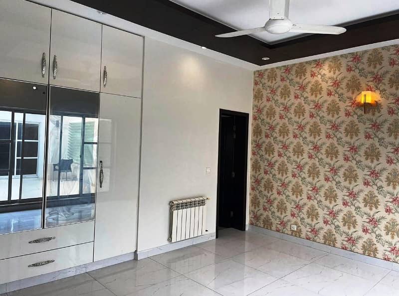 01 Kanal Beautiful Upper Portion independent Available For Rent in DHA Phase 5, G Block Lahore Cantt 9