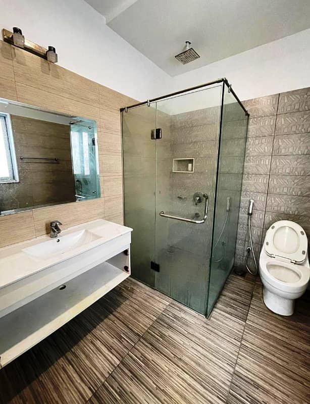 01 Kanal Beautiful Upper Portion independent Available For Rent in DHA Phase 5, G Block Lahore Cantt 10