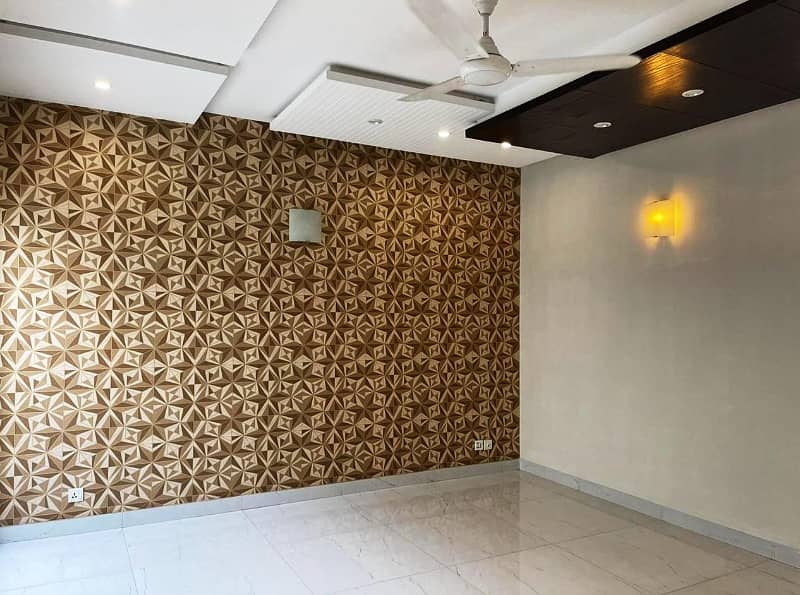 01 Kanal Beautiful Upper Portion independent Available For Rent in DHA Phase 5, G Block Lahore Cantt 11