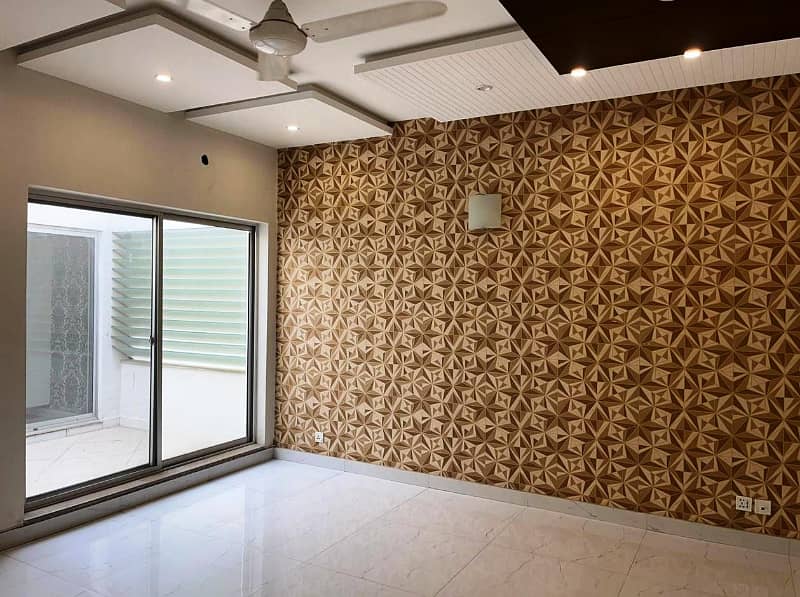 01 Kanal Beautiful Upper Portion independent Available For Rent in DHA Phase 5, G Block Lahore Cantt 12