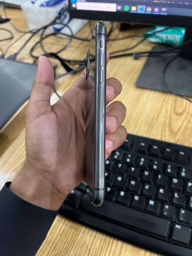iPhone 11 PTA (approved) 4