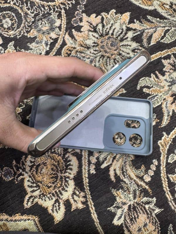 Infinix Zero 30 8/256 10/10 2