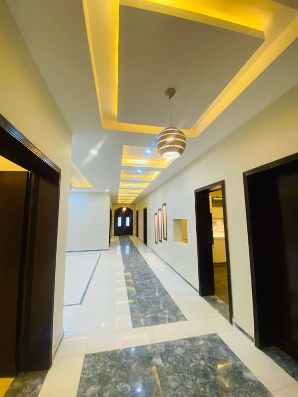 1 KANAL DOUNBLE UNIT IN RABI CENTER PHASE 7 AVAIALBLE FOR RENT 1
