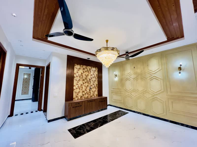 10 Marla Ground Floor With Gas Available 0