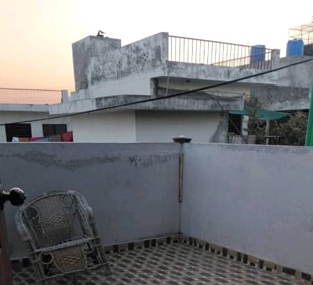 A 4 Marla House Located In Cavalry Extension Is Available For sale 5