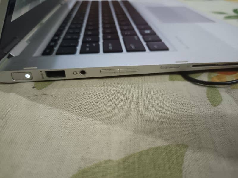 HP 1030 G2 core i5 7th gen 3