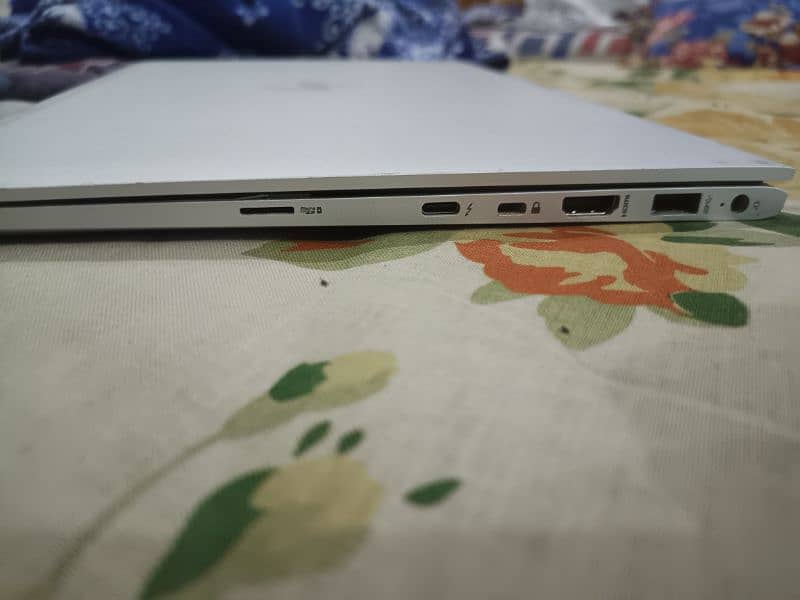 HP 1030 G2 core i5 7th gen 7