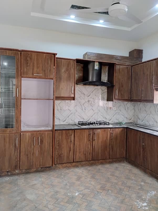 18 Marla Brand New Lock Option Lower lock Upper Portion Available with Gas Original pictures Attached Available For Rent in the Heart of bahria town lahore 6