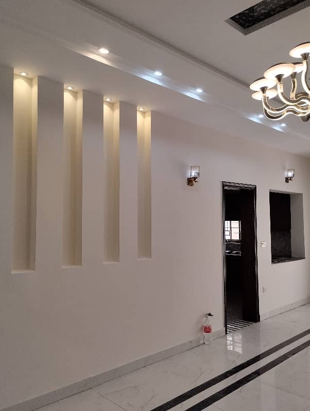 18 Marla Brand New Lock Option Lower lock Upper Portion Available with Gas Original pictures Attached Available For Rent in the Heart of bahria town lahore 7