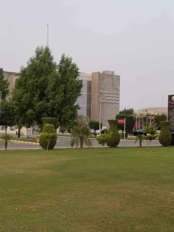Bahria Orchard 5 Marla Facing Park Plot 7