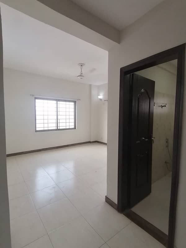 Cheapest 4 Bed 12 Marla Flat On 2nd Floor Available For Rent In Askari 11 Lahore 3