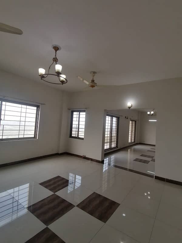 Cheapest 4 Bed 12 Marla Flat On 2nd Floor Available For Rent In Askari 11 Lahore 5