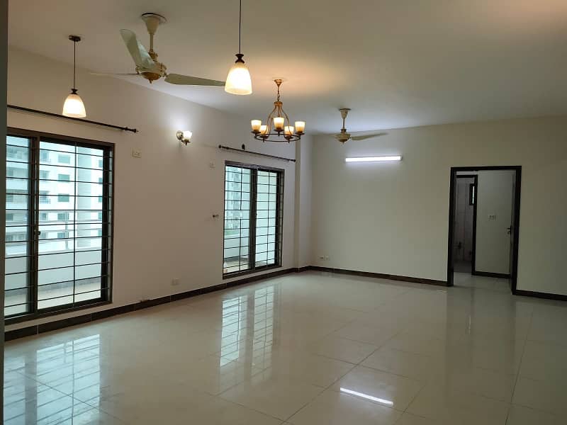 12 Marla 4 Bed Flat On 4th Floor Available For Rent In Askari-11, Lahore 4
