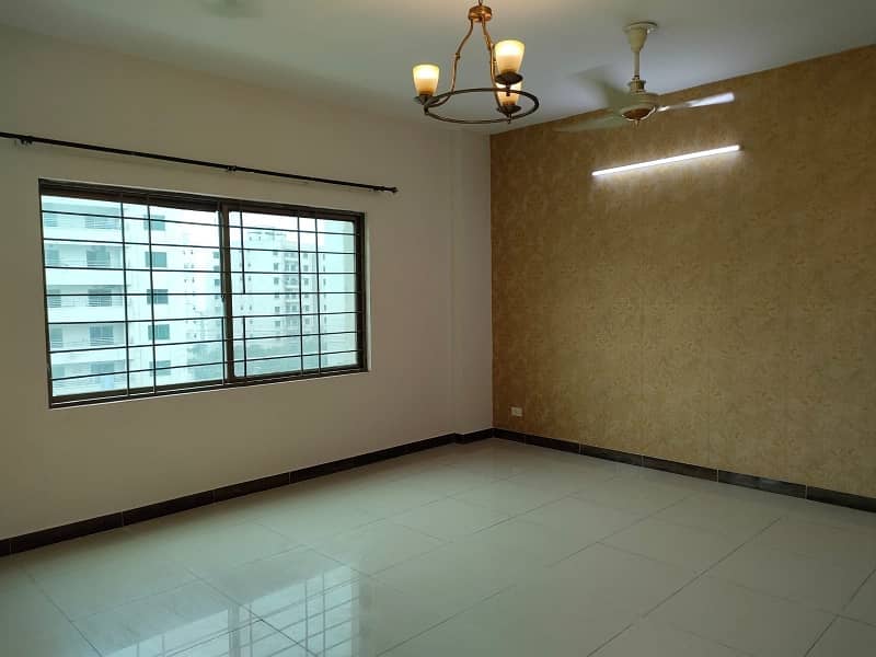 12 Marla 4 Bed Flat On 4th Floor Available For Rent In Askari-11, Lahore 5