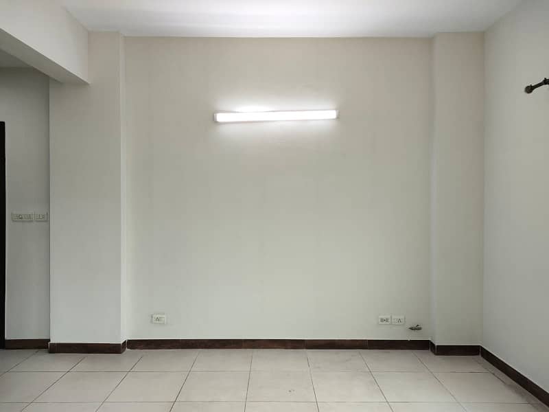 12 Marla 4 Bed Flat On 4th Floor Available For Rent In Askari-11, Lahore 7