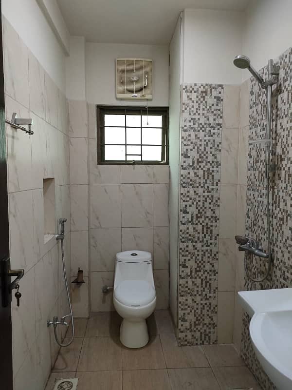 12 Marla 4 Bed Flat On 4th Floor Available For Rent In Askari-11, Lahore 10