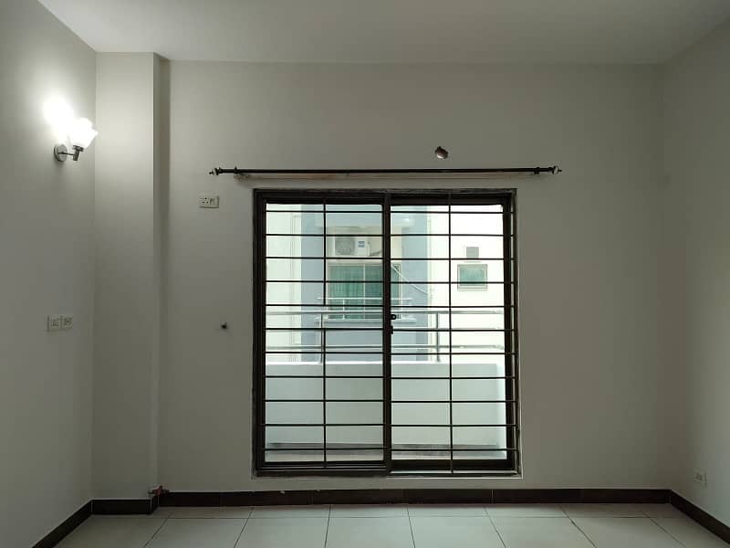 12 Marla 4 Bed Flat On 4th Floor Available For Rent In Askari-11, Lahore 11
