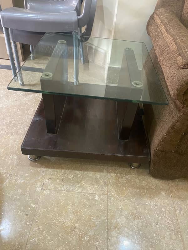 Drawing room center & side tables 8