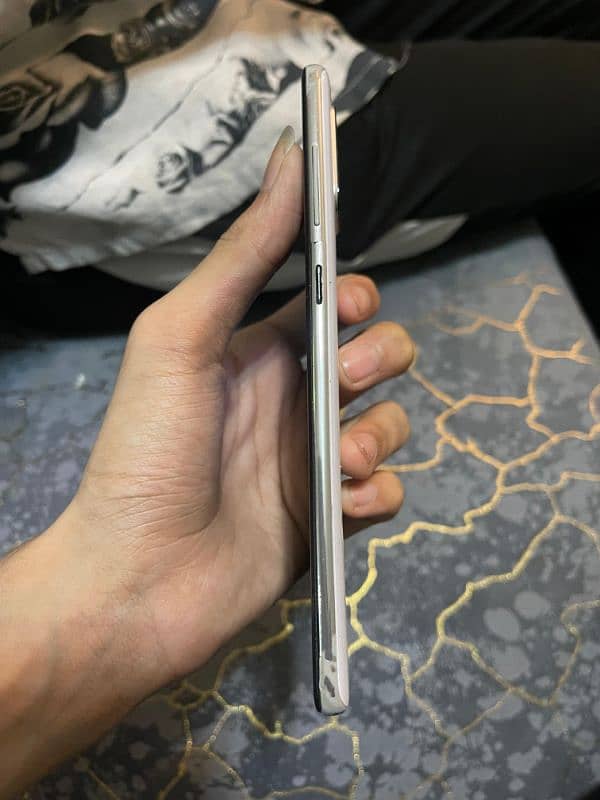 Samsung Galaxy A71 pta 8/128 1