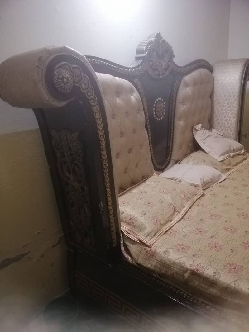 Luxury King Size Bed with side table /Wooden Bed 4