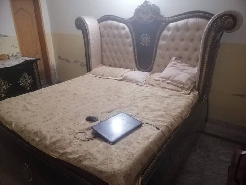 Luxury King Size Bed with side table /Wooden Bed 0