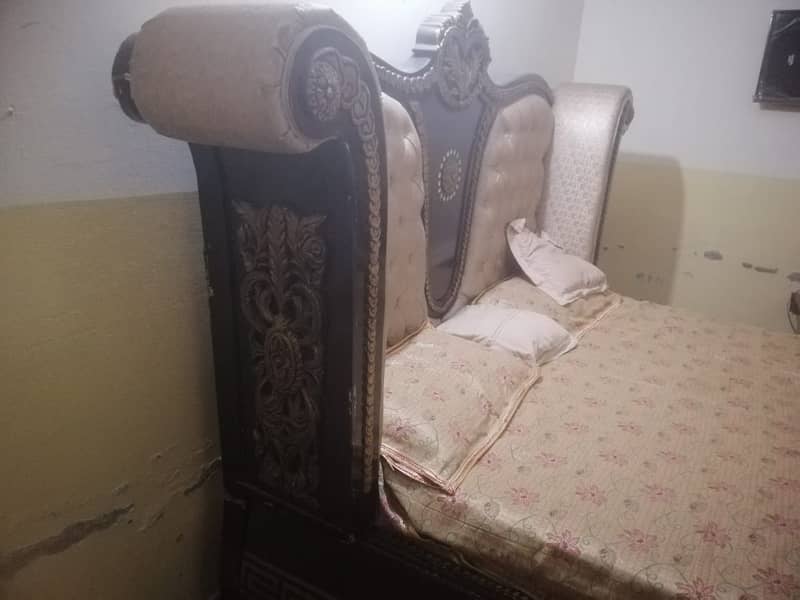 Luxury King Size Bed with side table /Wooden Bed 7