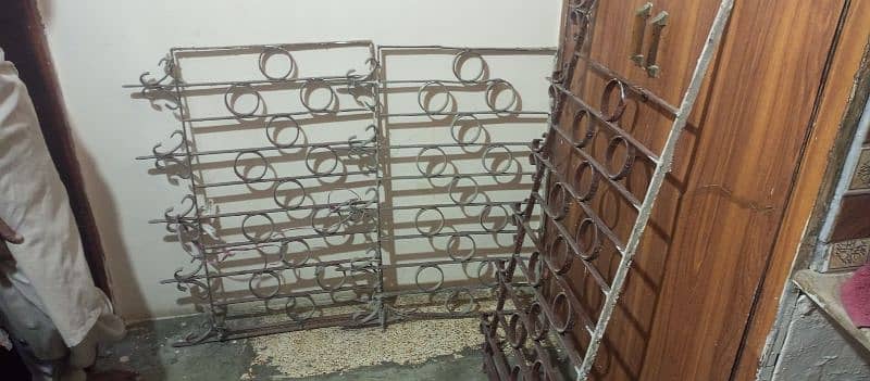 double door 2*6 with 3 grill 3