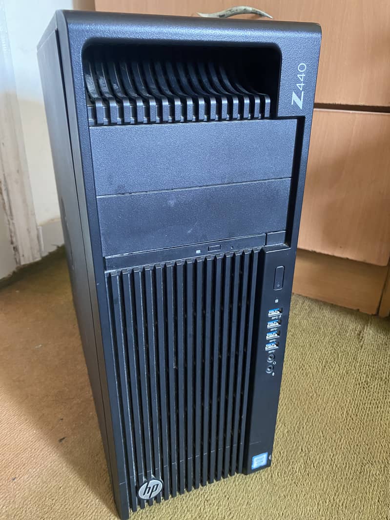 HP Z440 1630-V4 0
