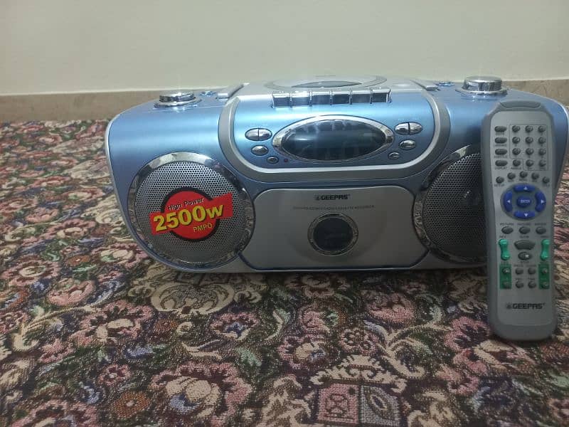 Geepas CD/DVD player 1