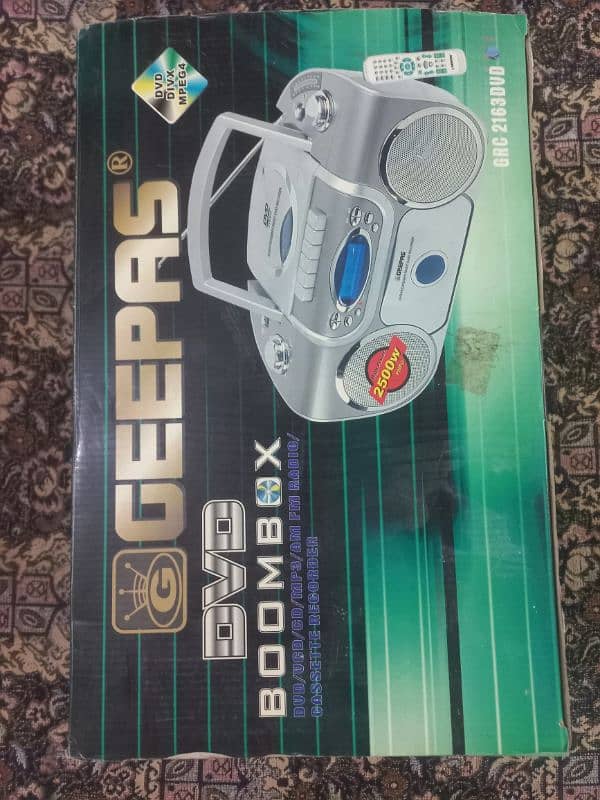 Geepas CD/DVD player 4
