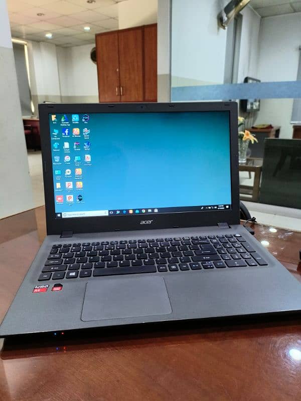 Acer E5-522 in new condition 2