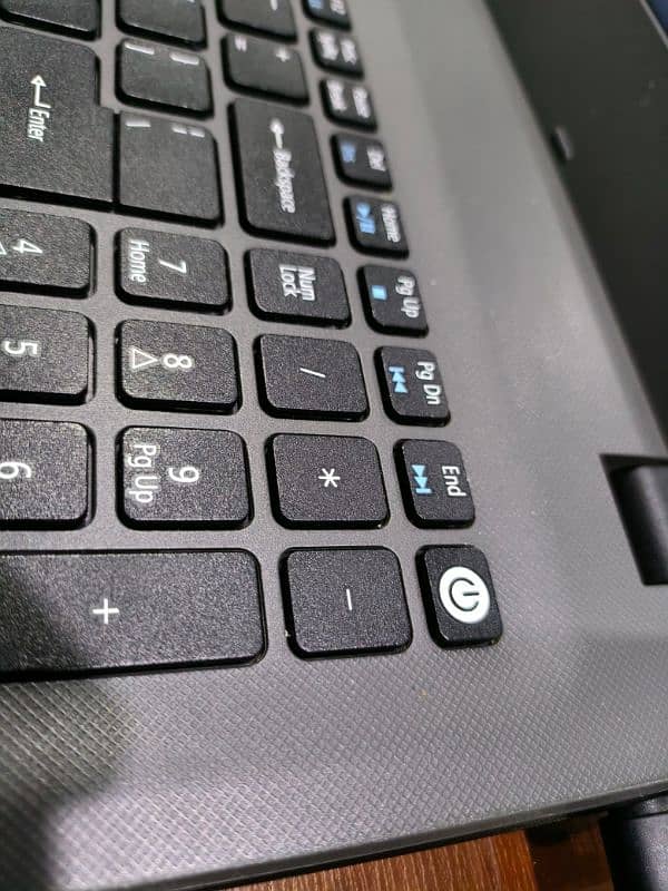 Acer E5-522 in new condition 6