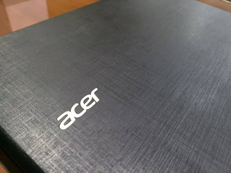 Acer E5-522 in new condition 8