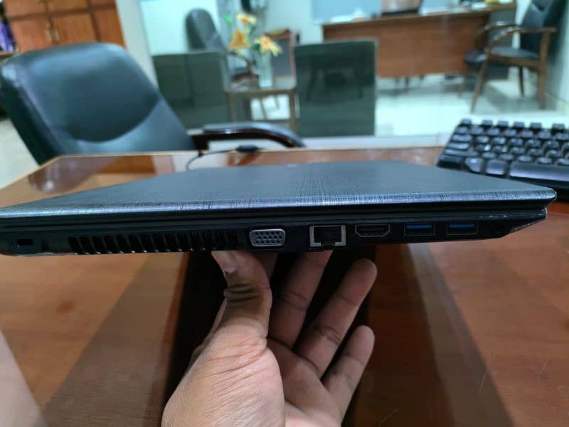Acer E5-522 in new condition 9