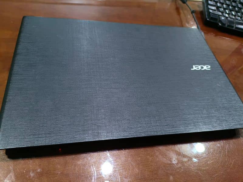 Acer E5-522 in new condition 11