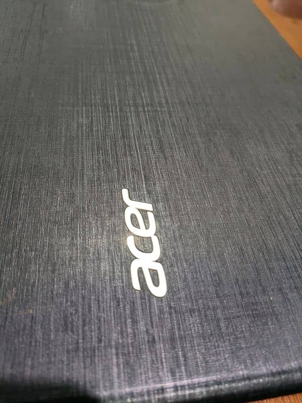 Acer E5-522 in new condition 12
