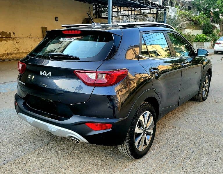 KIA STONIC 2022 Ex+ top of the line 5