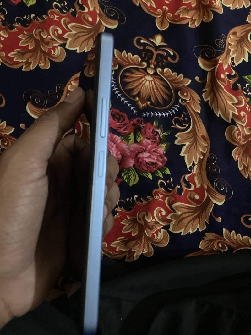 Redmi A3 For Sale 4/128 10/10 condition 6 Month one hand use only 4