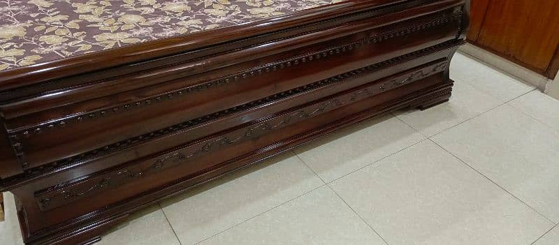 New bed set for sale. used only 2 months. 4