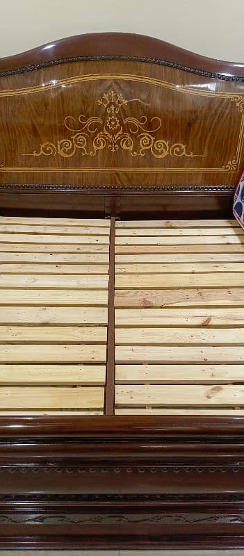 New bed set for sale. used only 2 months. 6