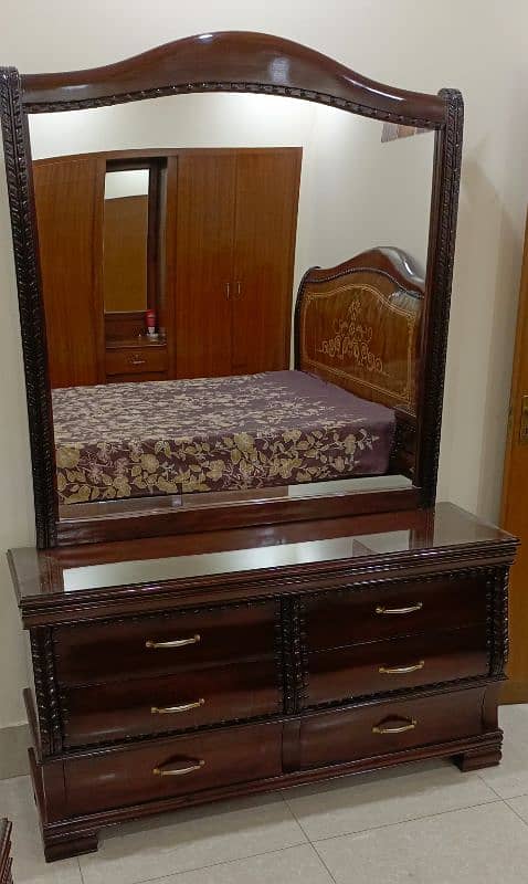 New bed set for sale. used only 2 months. 15