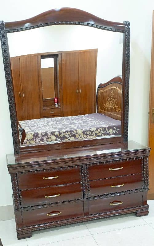 New bed set for sale. used only 2 months. 16