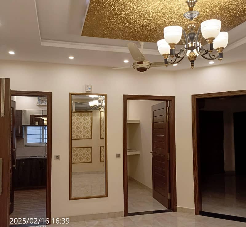 10 Marla Brand New Upper Portion Shershah Block For Rent 5