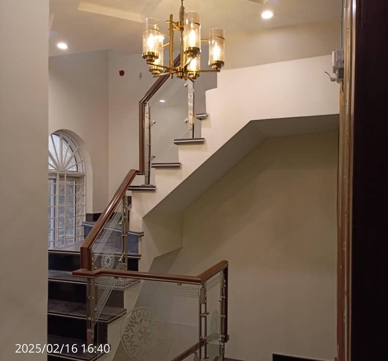 10 Marla Brand New Upper Portion Shershah Block For Rent 8