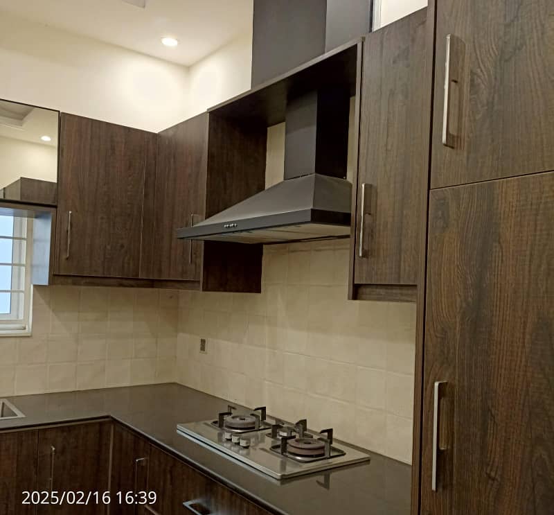 10 Marla Brand New Upper Portion Shershah Block For Rent 9