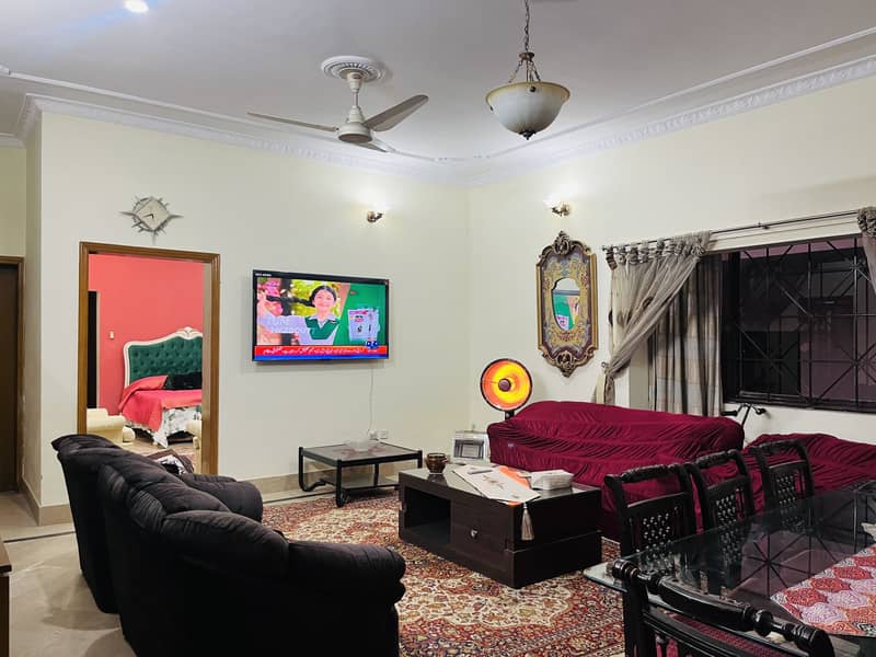 3 BEDROOMS FURNISHED UPPER PORTION WITH SEPARATE GATE 2